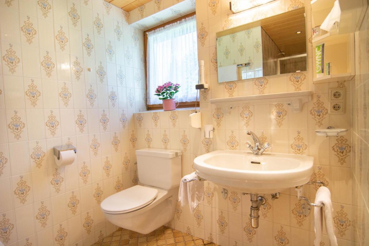Koecks Bed & Breakfast Galtur Bagian luar foto