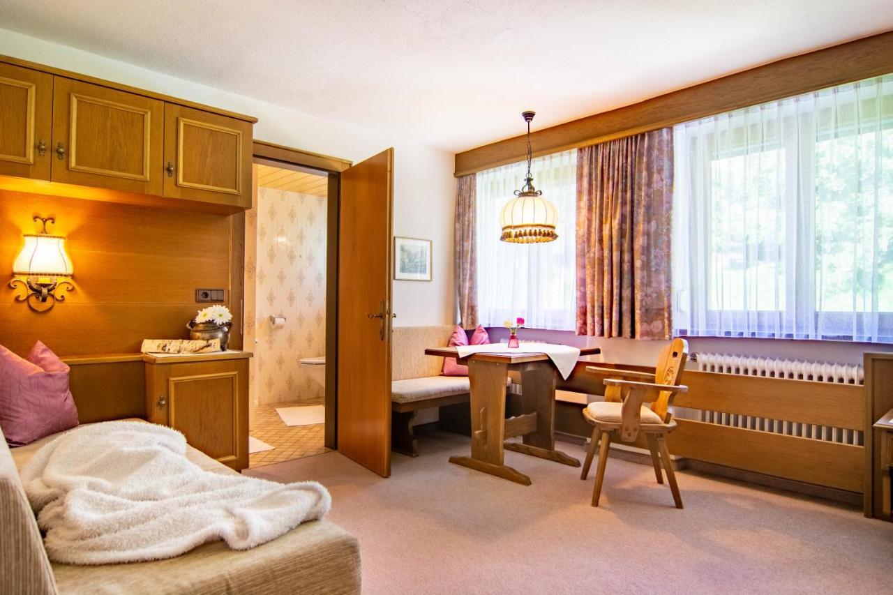 Koecks Bed & Breakfast Galtur Bagian luar foto