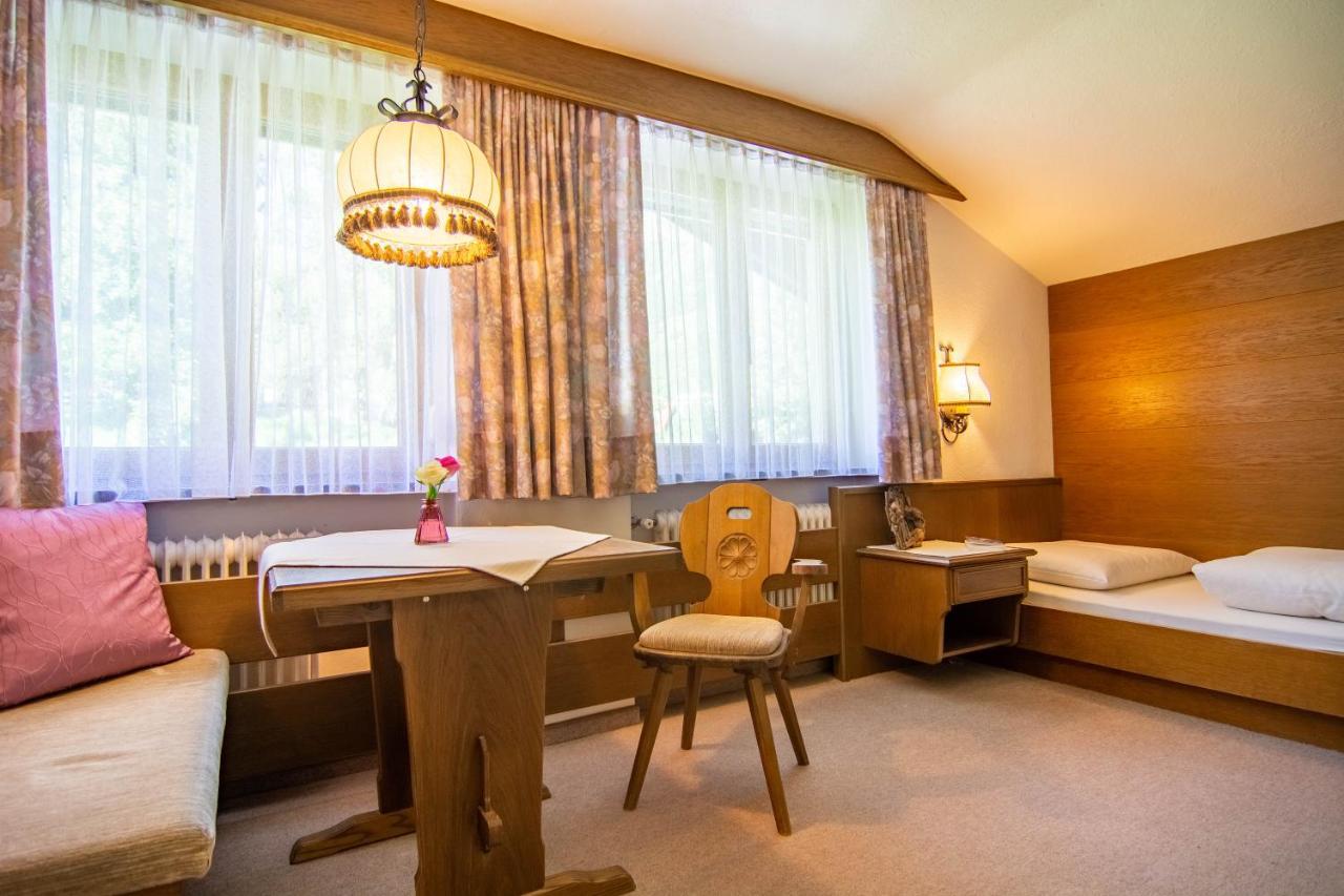 Koecks Bed & Breakfast Galtur Bagian luar foto