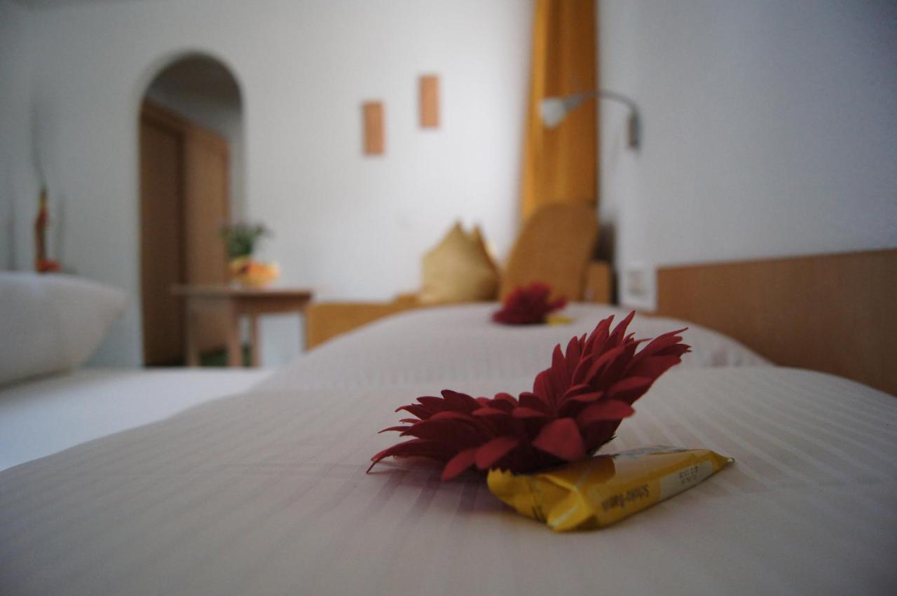 Koecks Bed & Breakfast Galtur Bagian luar foto